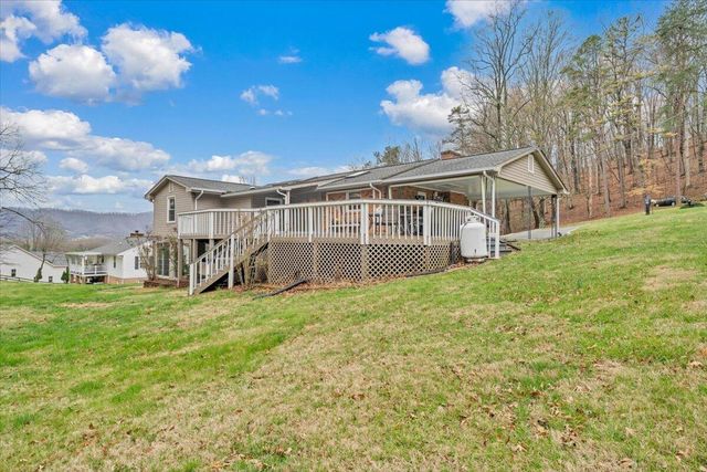 318 Fairfield LN, Troutville, VA 24175