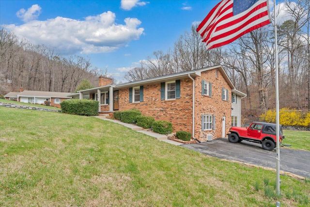 318 Fairfield LN, Troutville, VA 24175