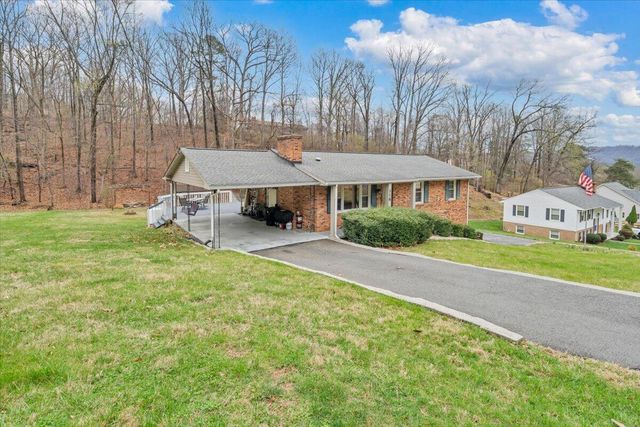 318 Fairfield LN, Troutville, VA 24175