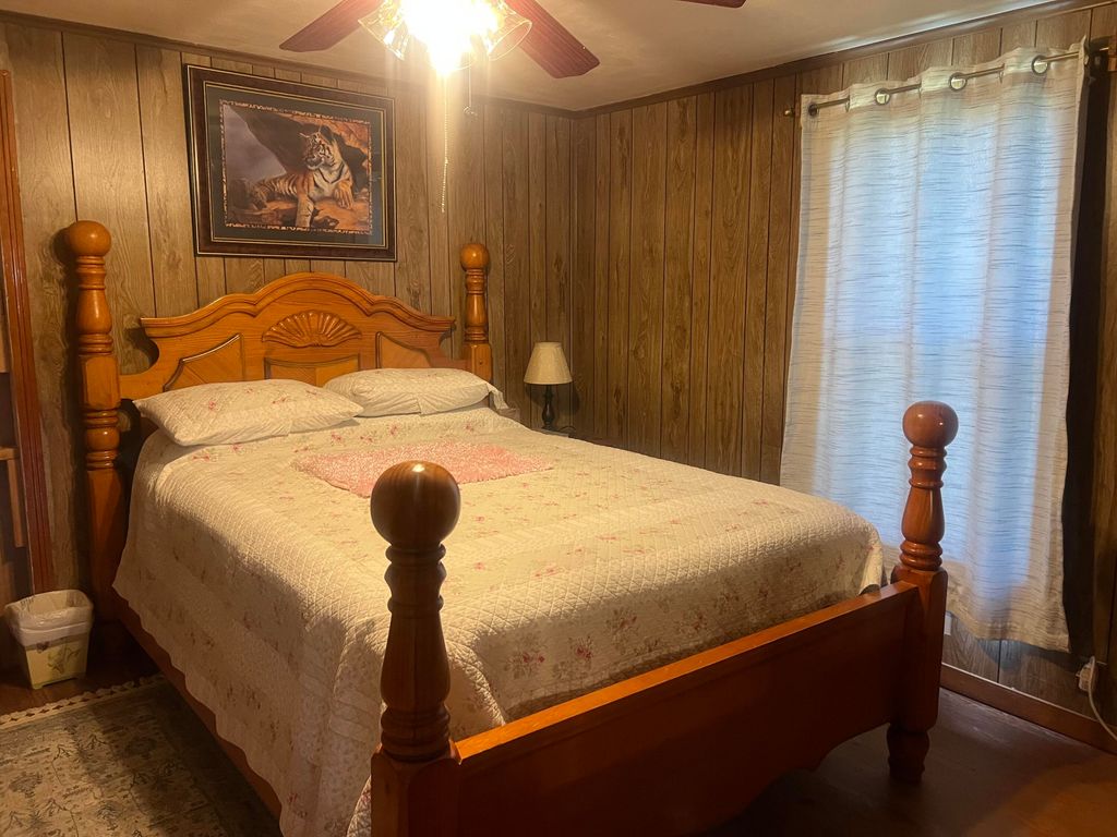 Image 19 of property listing at 604 Hall Street, Eldorado, TX 76936