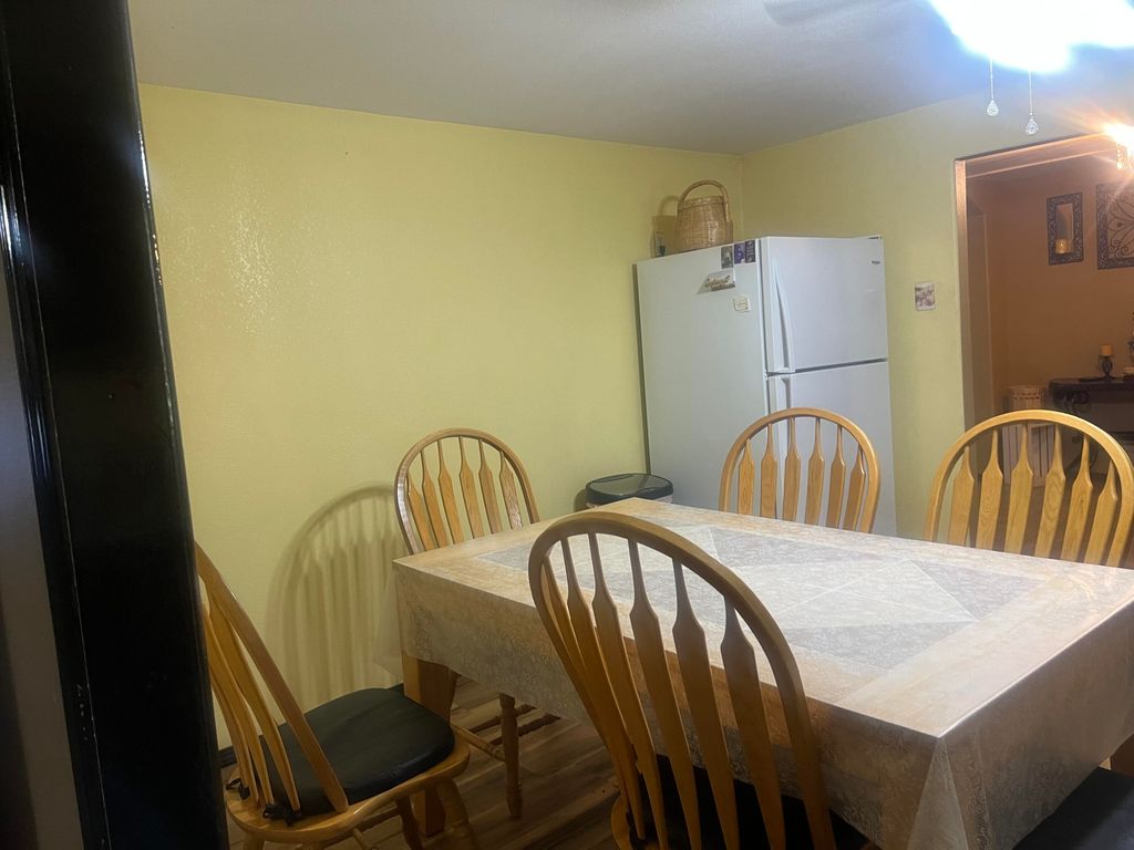 Image 6 of property listing at 604 Hall Street, Eldorado, TX 76936