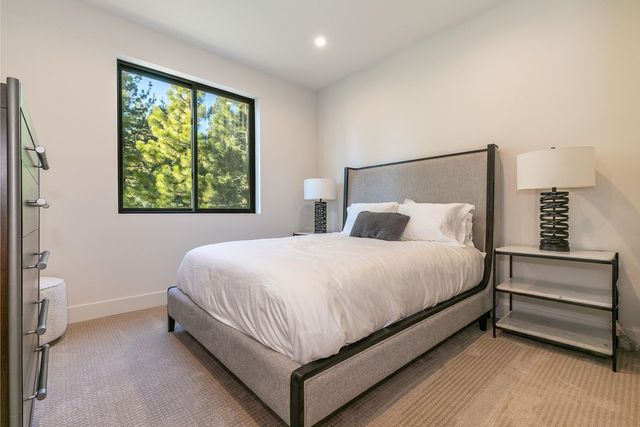 325 Woodridge Circle, Incline Village, OH 89451