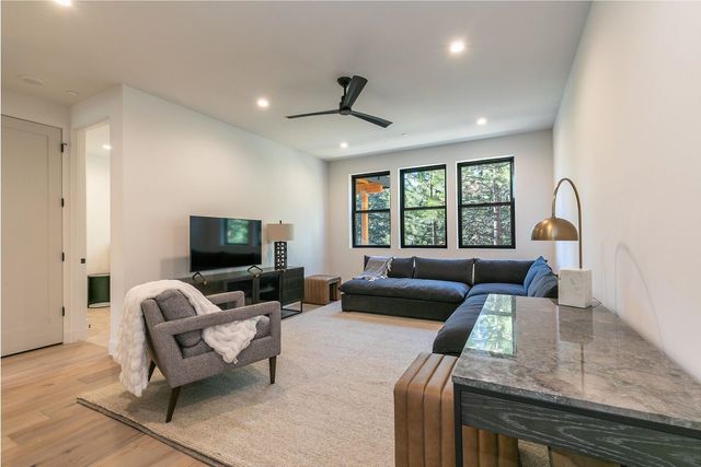 325 Woodridge Circle, Incline Village, OH 89451