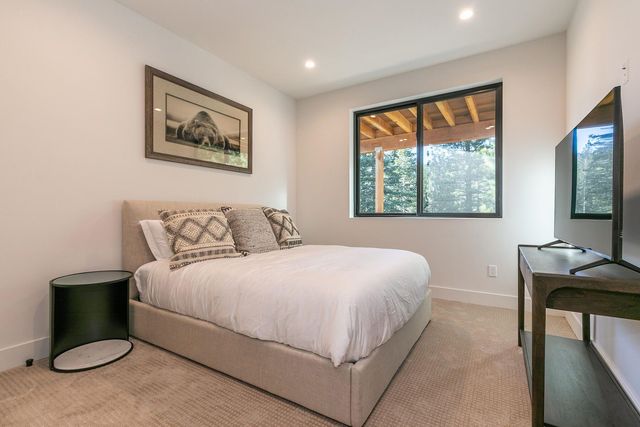 325 Woodridge Circle, Incline Village, OH 89451