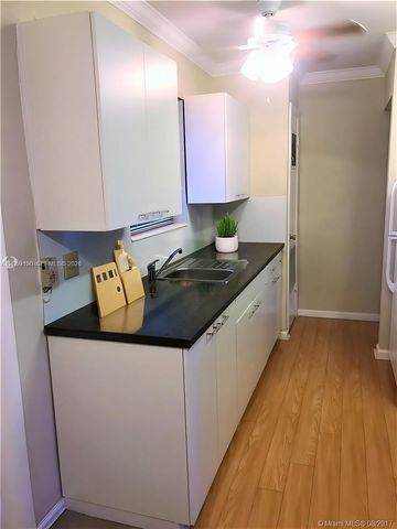 2236 Jackson St 8, Hollywood, FL 33020