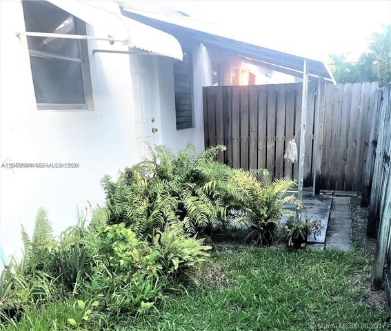 2236 Jackson St 8, Hollywood, FL 33020