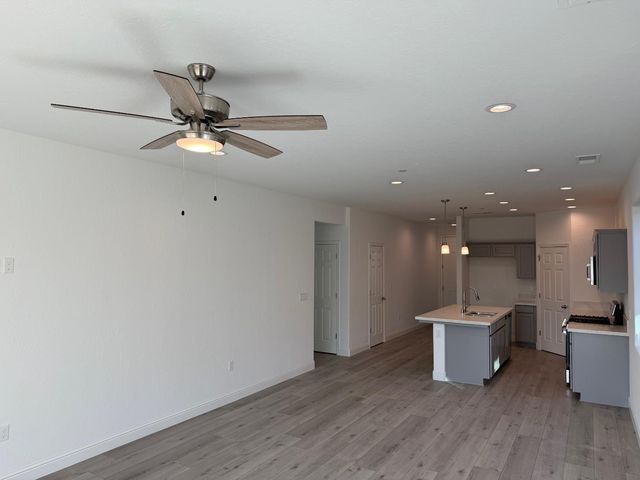 474 W Windsor Avenue, Clovis, CA 93612