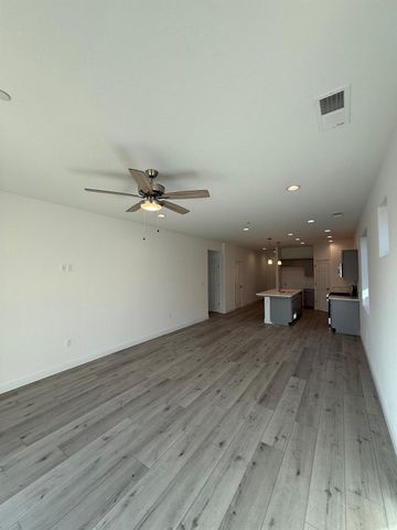 474 W Windsor Avenue, Clovis, CA 93612