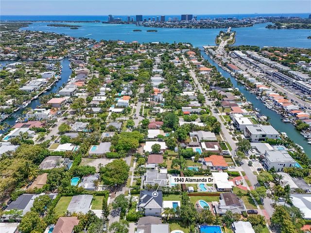1940 Alamanda Dr, North Miami, FL 33181