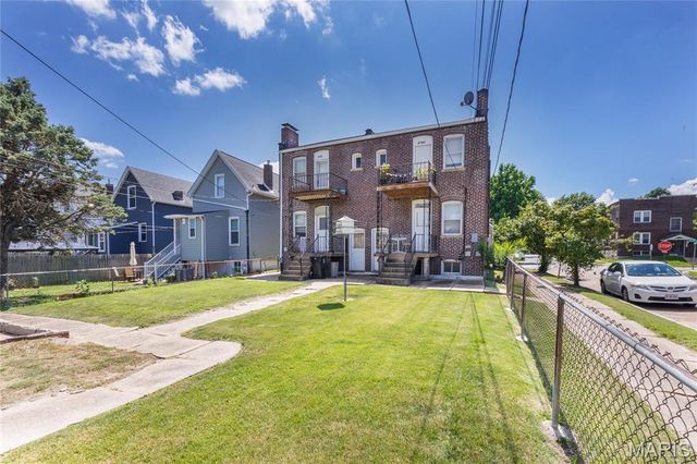 4763 Goethe Avenue, St Louis, MO 63116