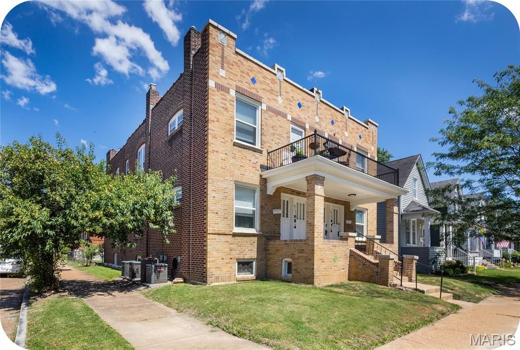 4763 Goethe Avenue, St Louis, MO 63116