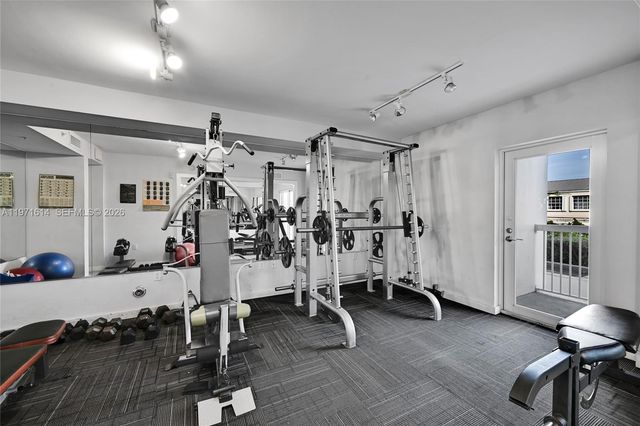 2740 SW 28th Ter 202, Miami, FL 33133