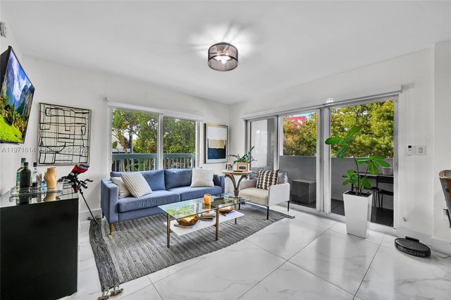 2740 SW 28th Ter 202, Miami, FL 33133