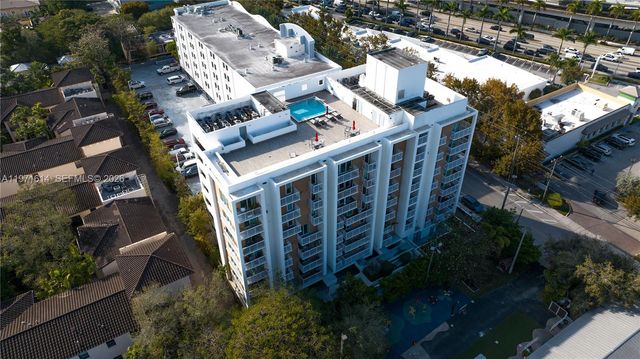 2740 SW 28th Ter 202, Miami, FL 33133