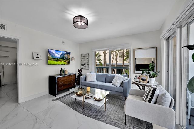 2740 SW 28th Ter 202, Miami, FL 33133