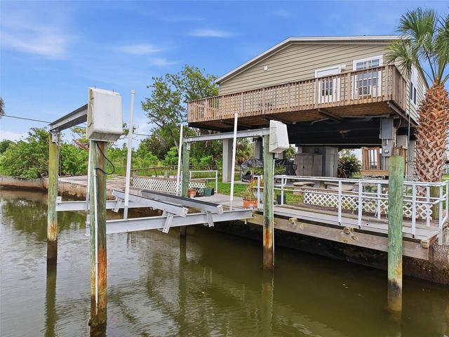 6839 CURLEW LANE, Hudson, FL 34667