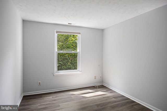 2504 GREENWOOD DR, Lindenwold, NJ 08021