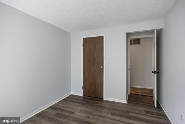 2504 GREENWOOD DR, Lindenwold, NJ 08021