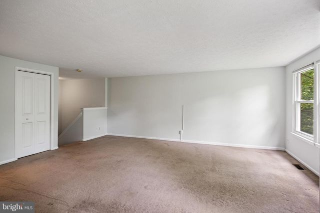 2504 GREENWOOD DR, Lindenwold, NJ 08021