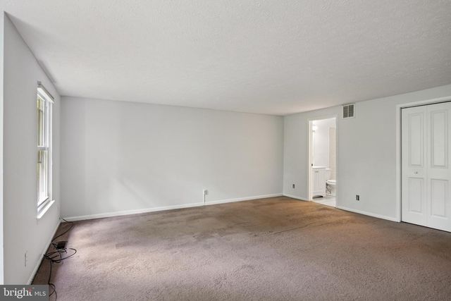 2504 GREENWOOD DR, Lindenwold, NJ 08021