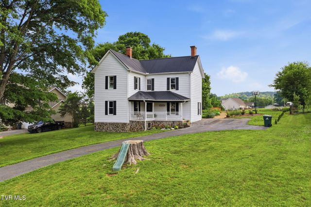 250 Five Oaks Road, Jonesborough, TN 37659