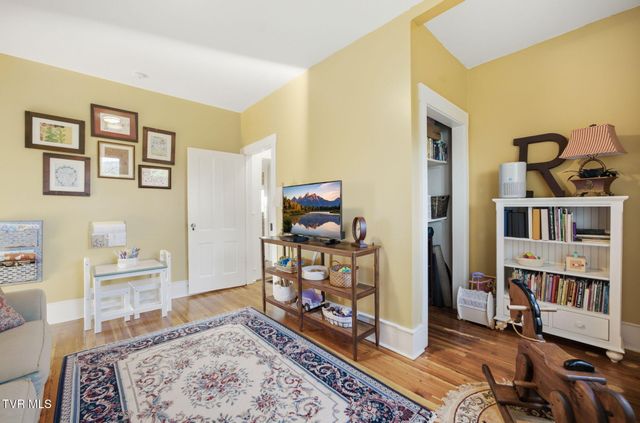 250 Five Oaks Road, Jonesborough, TN 37659