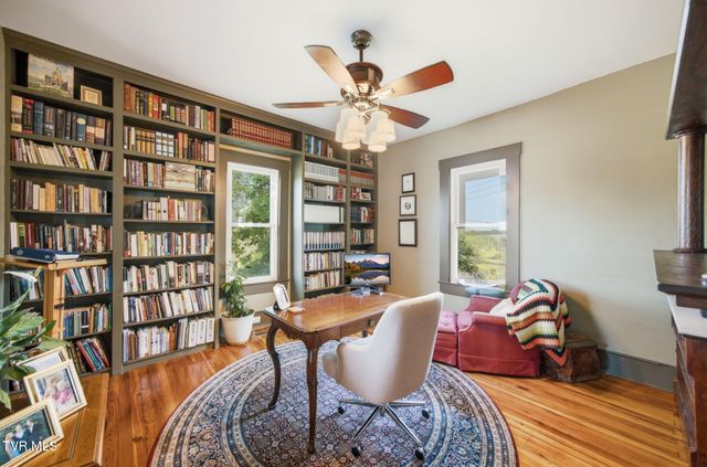 250 Five Oaks Road, Jonesborough, TN 37659