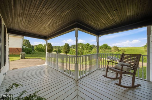 250 Five Oaks Road, Jonesborough, TN 37659