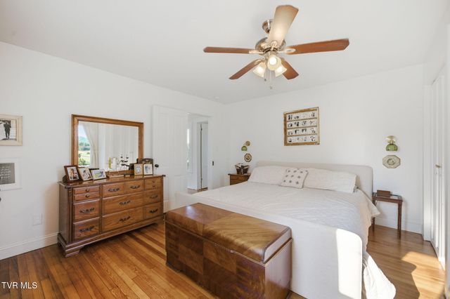 250 Five Oaks Road, Jonesborough, TN 37659