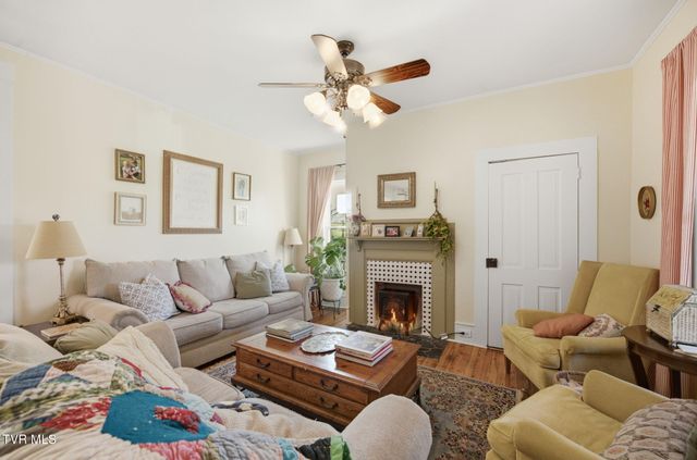250 Five Oaks Road, Jonesborough, TN 37659