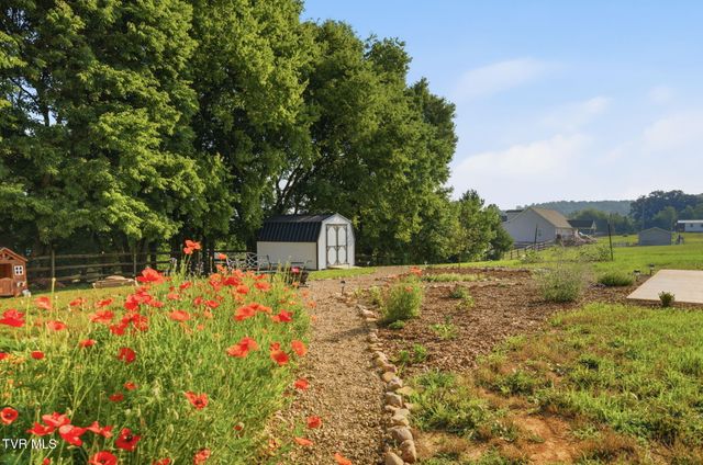250 Five Oaks Road, Jonesborough, TN 37659