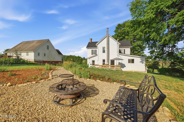 250 Five Oaks Road, Jonesborough, TN 37659
