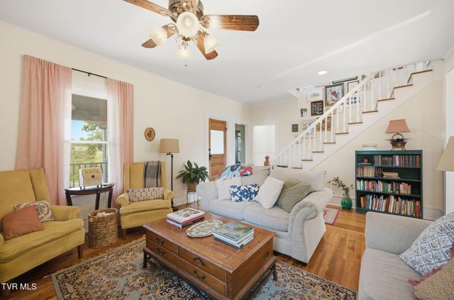 250 Five Oaks Road, Jonesborough, TN 37659