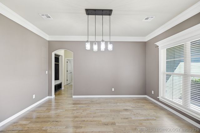 4716 S 167th East Place, Tulsa, OK 74134