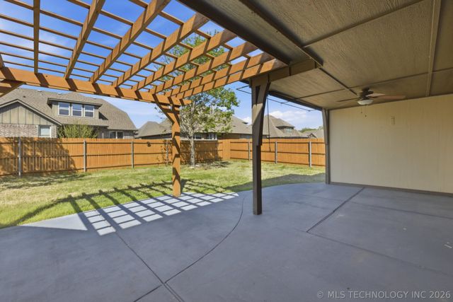 4716 S 167th East Place, Tulsa, OK 74134