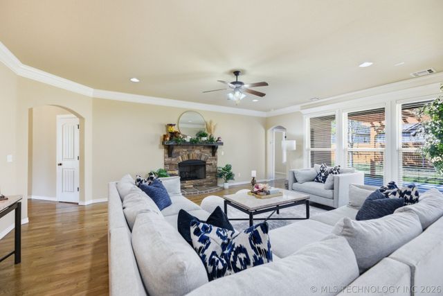 4716 S 167th East Place, Tulsa, OK 74134