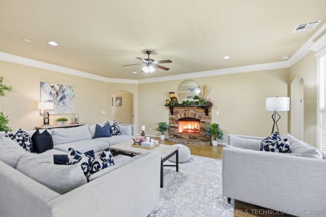 4716 S 167th East Place, Tulsa, OK 74134