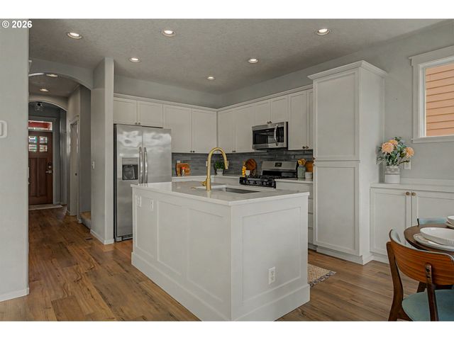 20760 Sw ROSEMOUNT St, Beaverton, OR 97078