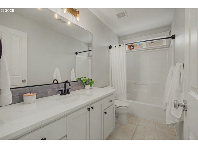 20760 Sw ROSEMOUNT St, Beaverton, OR 97078