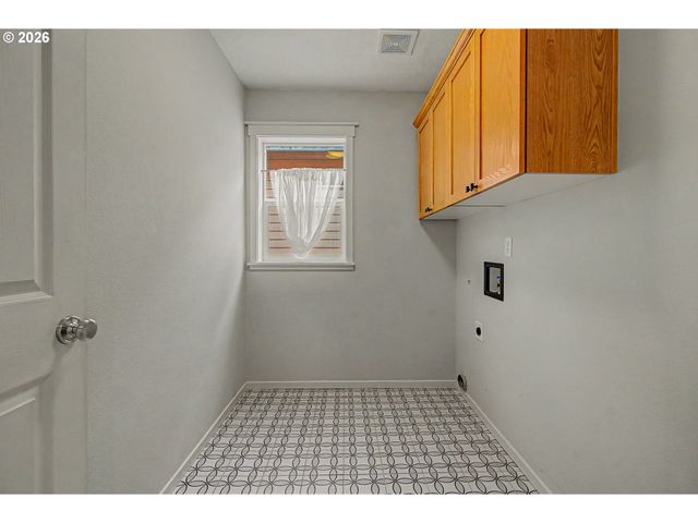 20760 Sw ROSEMOUNT St, Beaverton, OR 97078