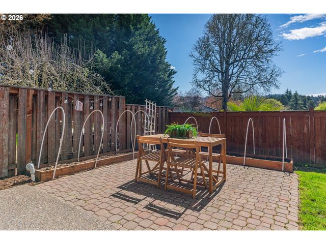 20760 Sw ROSEMOUNT St, Beaverton, OR 97078