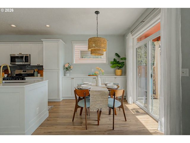 20760 Sw ROSEMOUNT St, Beaverton, OR 97078