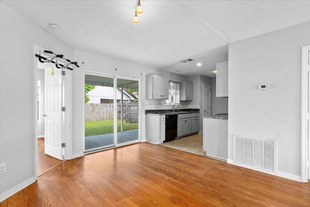 942 John Wayne Circle, Fort Walton Beach, FL 32547