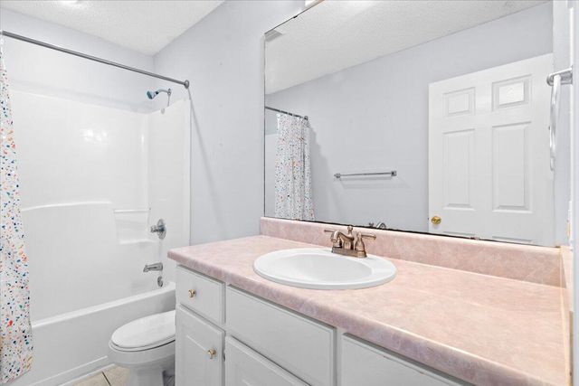 942 John Wayne Circle, Fort Walton Beach, FL 32547