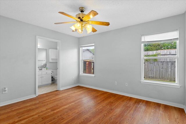 942 John Wayne Circle, Fort Walton Beach, FL 32547