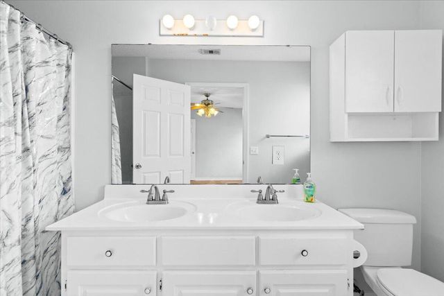 942 John Wayne Circle, Fort Walton Beach, FL 32547
