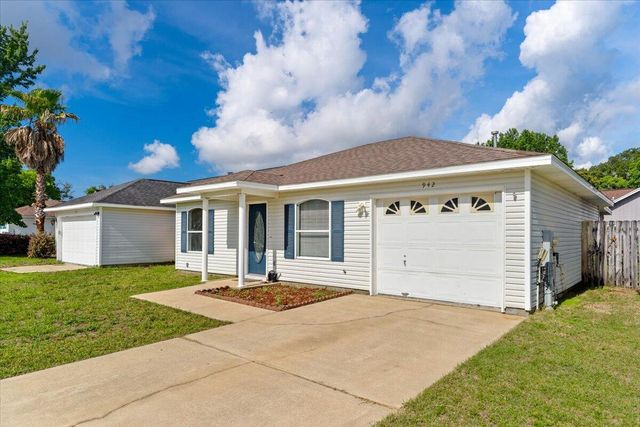 942 John Wayne Circle, Fort Walton Beach, FL 32547