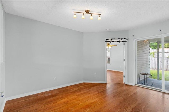 942 John Wayne Circle, Fort Walton Beach, FL 32547
