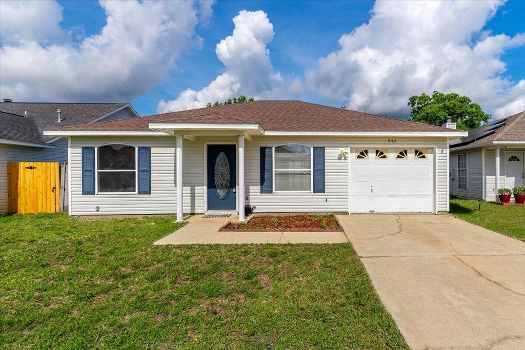 942 John Wayne Circle, Fort Walton Beach, FL 32547