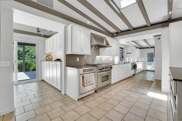 204 NW Mockingbird Rd, Lawton, OK 73507